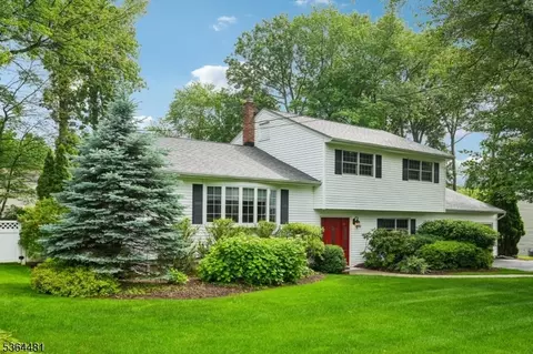 40 Braemar Dr, Wayne, NJ 07470 photo 3