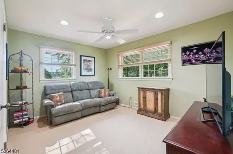40 Braemar Dr, Wayne, NJ 07470 photo 24