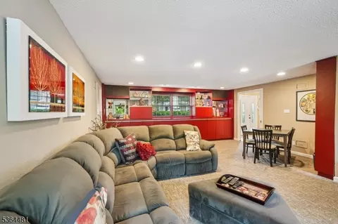 40 Braemar Dr, Wayne, NJ 07470 photo 6