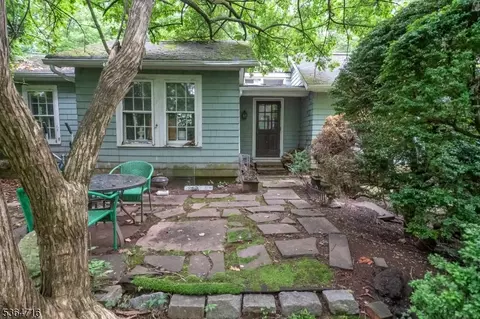 7 Old Lane Highwood, Somerset, NJ 08873