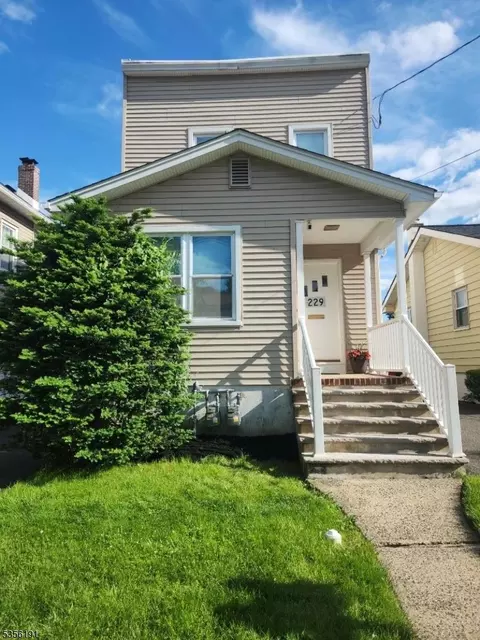 229 2nd Ave #2, Garwood, NJ 07027