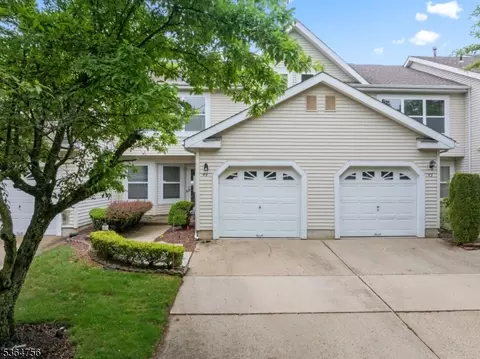 44 Treat Ln, East Brunswick, NJ 08816