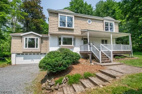 108 Petersburg Rd, Hackettstown, NJ 07840