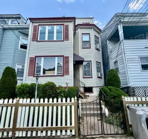 202 Kearney St, Paterson, NJ 07522