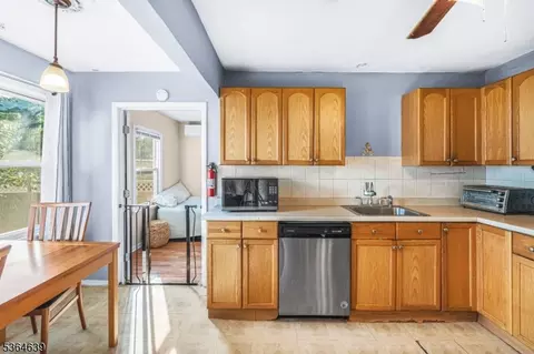 318 Terrill Rd, Plainfield, NJ 07062 photo 9