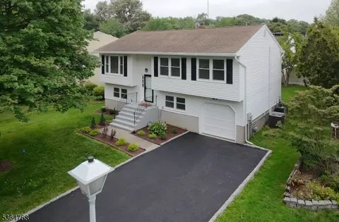 500 Sioux Ave, Lake Hiawatha, NJ 07034