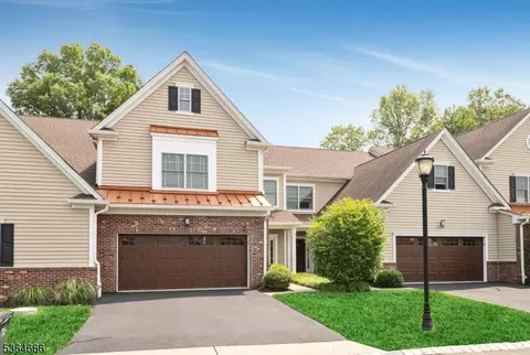 19 Whitney Farm Pl, Morristown, NJ 07960