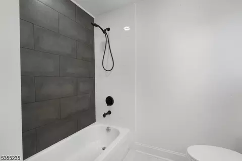 Bath - 400 Grant Ave, Plainfield, NJ 07060 photo 4 of 4