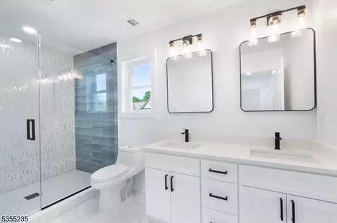 Bath - 400 Grant Ave, Plainfield, NJ 07060 photo 2 of 4