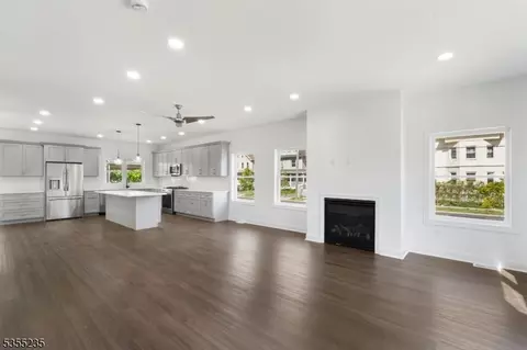 Living - 400 Grant Ave, Plainfield, NJ 07060 photo 1 of 4