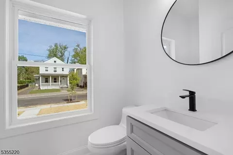 435 W 5th St, Plainfield, NJ 07060 photo 6