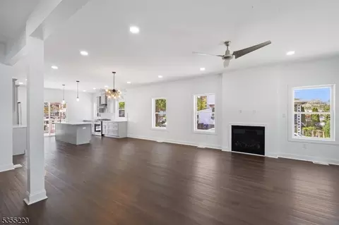 435 W 5th St, Plainfield, NJ 07060 photo 5