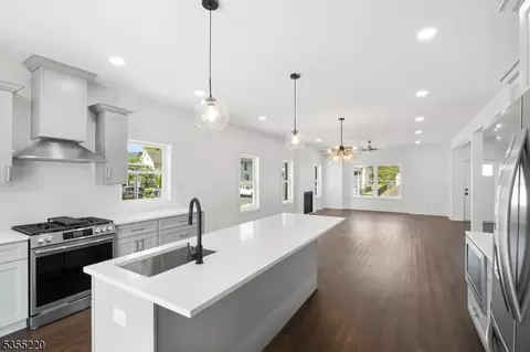 435 W 5th St, Plainfield, NJ 07060 photo 12