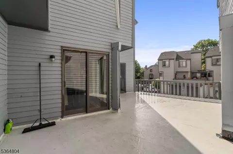 27 Delbarton Ct, Hackettstown, NJ 07840 photo 17