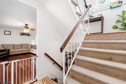 27 Delbarton Ct, Hackettstown, NJ 07840 photo 8