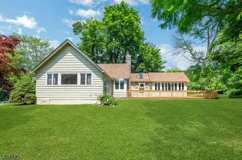 547 W Shore Trl, Sparta, NJ 07871