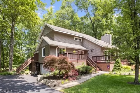 77 Lynn Dr, Byram Twp, NJ 07821