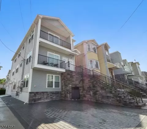 1050 Bond St #2, Elizabeth, NJ 07201