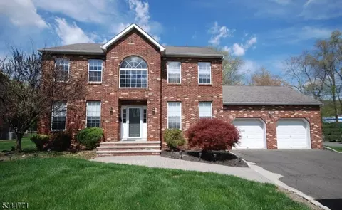 58 Greenbrook Rd, Green Brook, NJ 08812