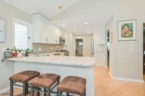 39 Terrace Rd, Wayne, NJ 07470 photo 10