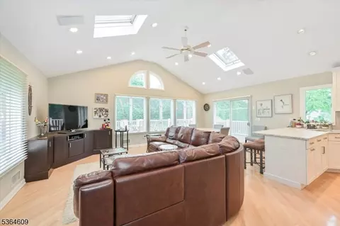 39 Terrace Rd, Wayne, NJ 07470 photo 12