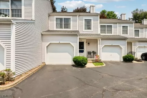 16 Iron Forge Vlg, Pompton Lakes, NJ 07442