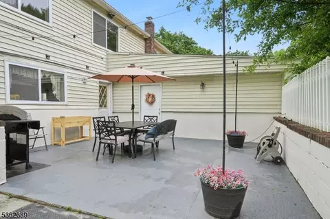 8 Parkview Dr, Hackettstown, NJ 07840 photo 20