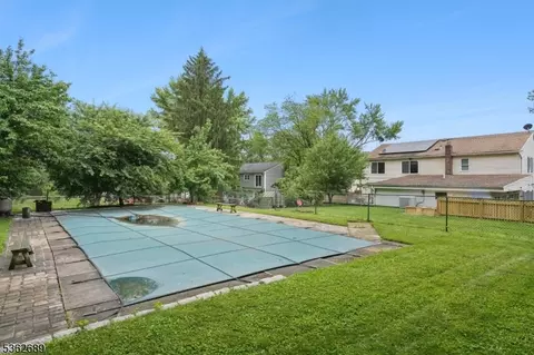 8 Parkview Dr, Hackettstown, NJ 07840 photo 25