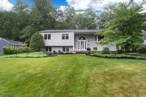 194 Sutton Dr, Berkeley Heights, NJ 07922