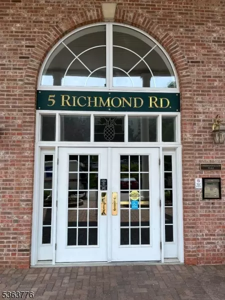 5321 Richmond Rd #321, West Milford, NJ 07480