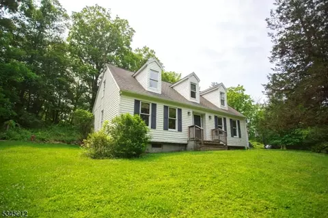 5 Old Orchard Rd, Hardwick Twp, NJ 07825