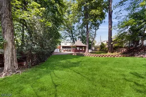 102 Overlook Ave, North Haledon, NJ 07508