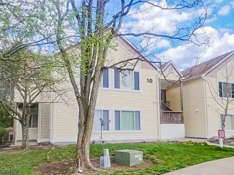 104 Falcon Ridge Way #4, Hamburg, NJ 07419