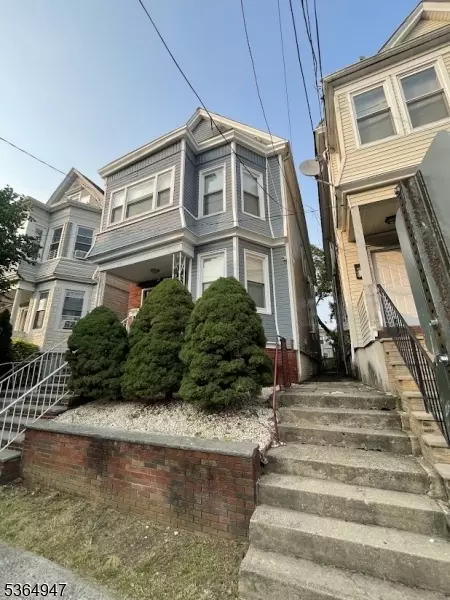 625 Court St, Elizabeth City, NJ 07206