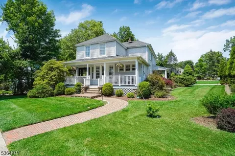 102 Colony Ave, Park Ridge, NJ 07656