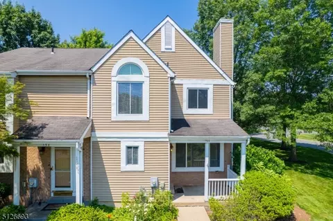160 Stratford Ct, Hillsborough, NJ 08844