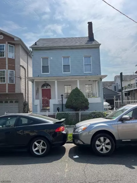 156 Franklin St #1, Elizabeth City, NJ 07206