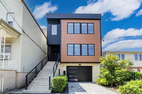 27 Leonard St #2, Jersey City, NJ 07307