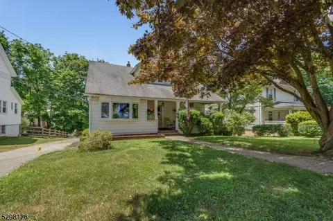 5 Hampton Rd, Mendham Boro, NJ 07945