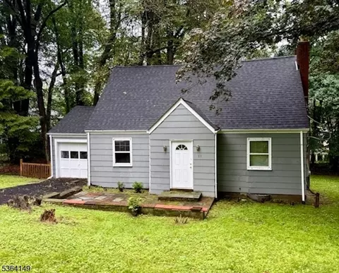 39 Woodcrest Rd, Boonton, NJ 07005