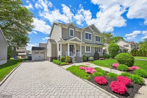 13 Hutter St, Saddle Brook, NJ 07663