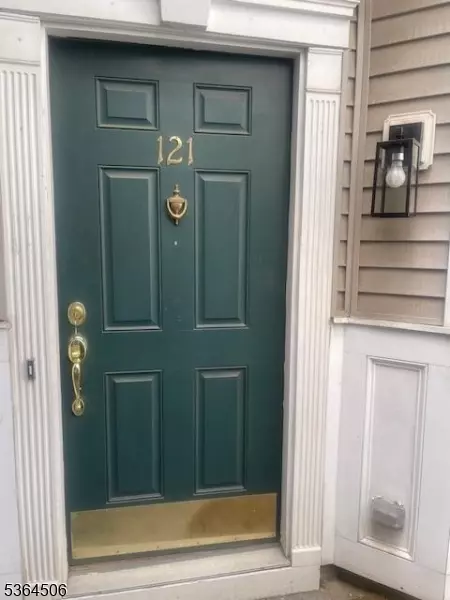 121 Donato Cir, Scotch Plains, NJ 07076