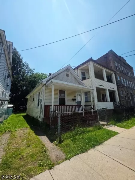 32 Van Winkle Ave, Garfield, NJ 07026