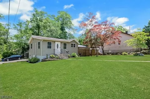 67 Riverview Ave, Lincoln Park, NJ 07035