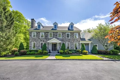 4 Combs Hollow Rd, Mendham Twp, NJ 07945
