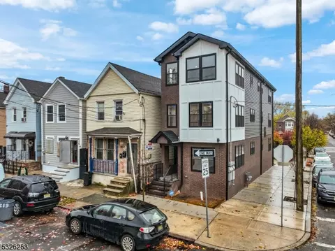 613 S 18th St, Newark, NJ 07103