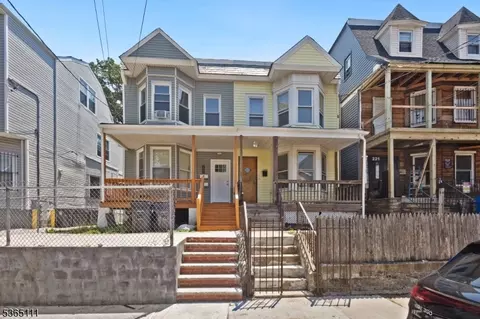 223 N 6th St, Newark, NJ 07107