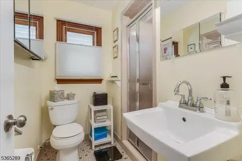 63 Kathleen Ct, Wayne, NJ 07470 photo 17