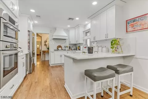 63 Kathleen Ct, Wayne, NJ 07470 photo 2
