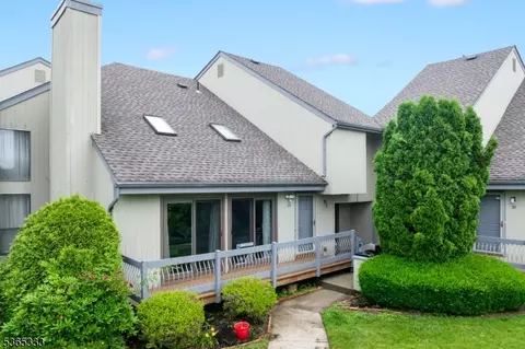 29 Woodhill St #132, Somerset, NJ 08873